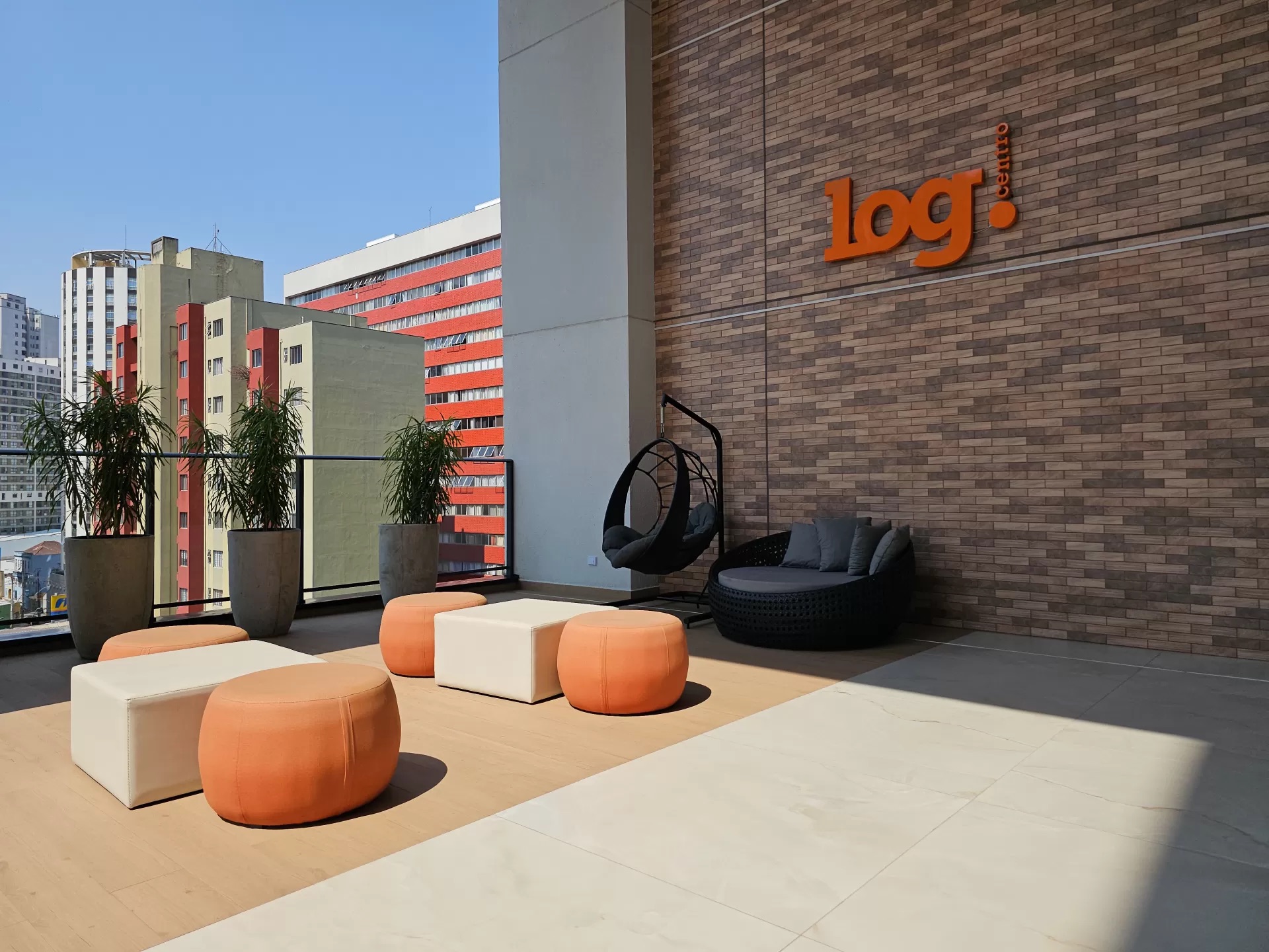 Residencial LOG! — Rua Treze de Maio, 400 · Centro · Curitiba